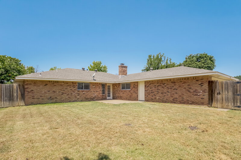 2,190/Mo, 1112 Townsend Ln DeSoto, TX 75115 Rear View