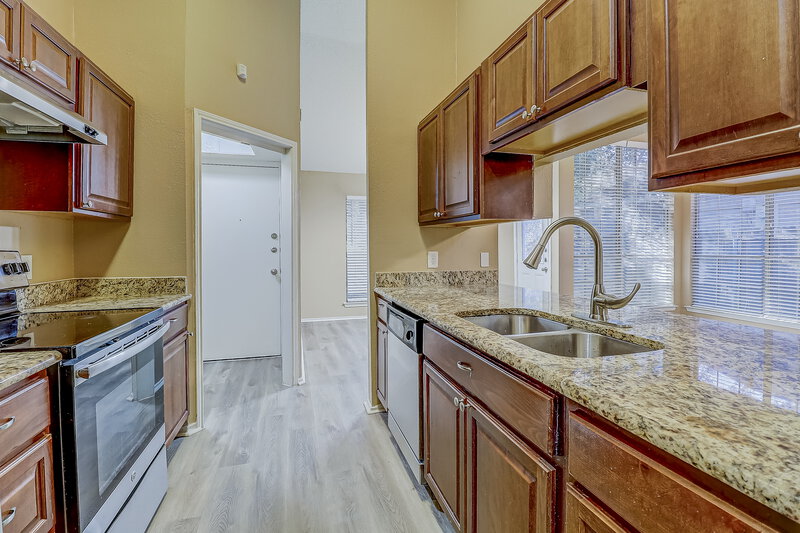 2,185/Mo, 722 Austin Dr DeSoto, TX 75115 Kitchen View 2
