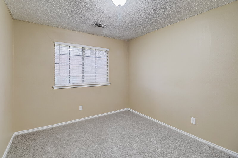2,185/Mo, 722 Austin Dr DeSoto, TX 75115 Bedroom View 2