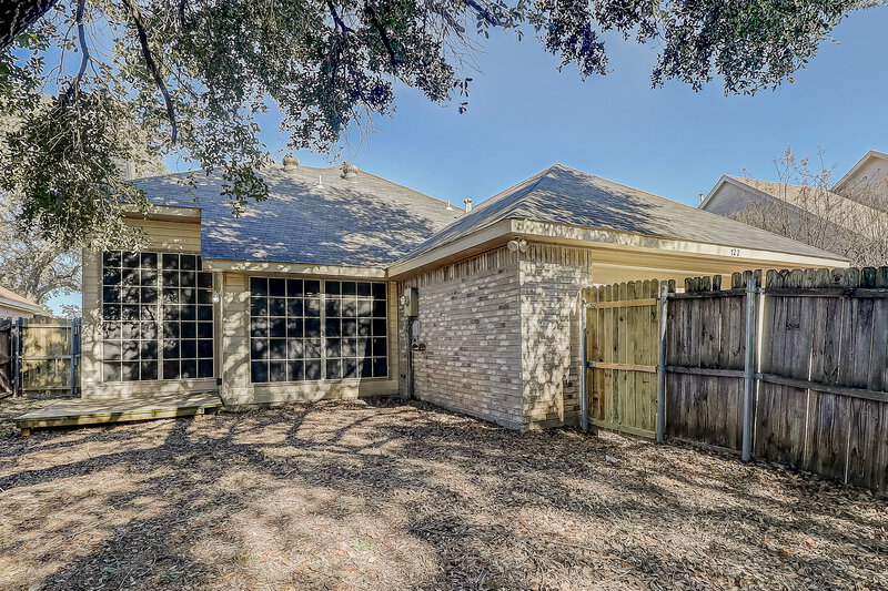 2,185/Mo, 722 Austin Dr DeSoto, TX 75115 Rear View