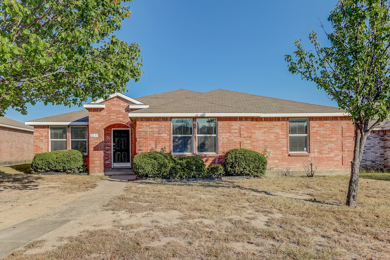 2,195/Mo, 1237 Candler Dr Lancaster, TX 75134 External View