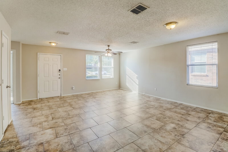 2,195/Mo, 1237 Candler Dr Lancaster, TX 75134 Living Room View 2
