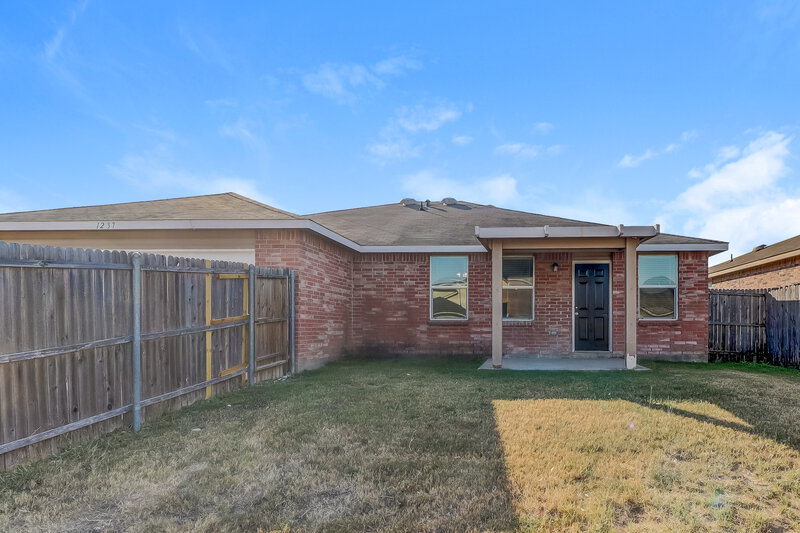 2,195/Mo, 1237 Candler Dr Lancaster, TX 75134 Rear View