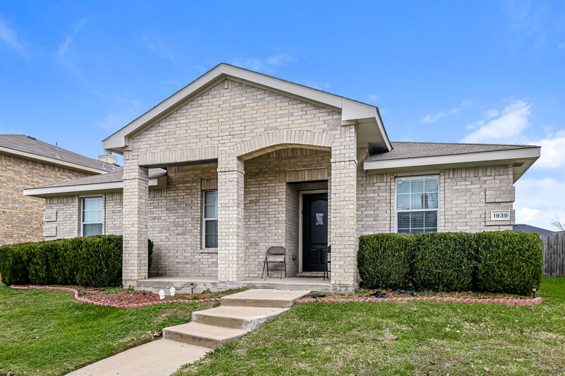 2,660/Mo, 1939 Tulia St Lancaster, TX 75146 External View