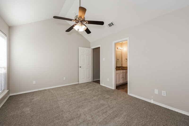 2,250/Mo, 2805 St Croix Ave Lancaster, TX 75146 Main Bedroom View
