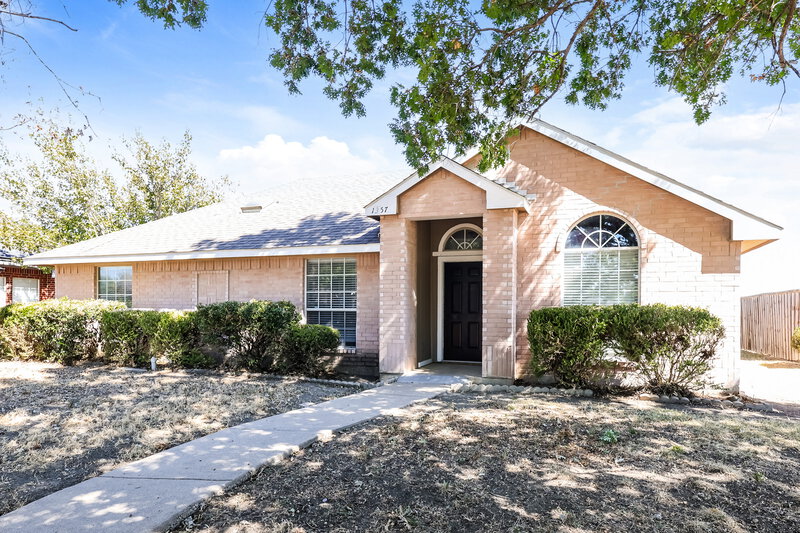 1,885/Mo, 1357 Meadow Creek Dr Lancaster, TX 75146 Front View