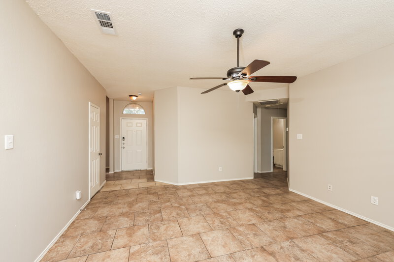 1,885/Mo, 1357 Meadow Creek Dr Lancaster, TX 75146 Living Room View