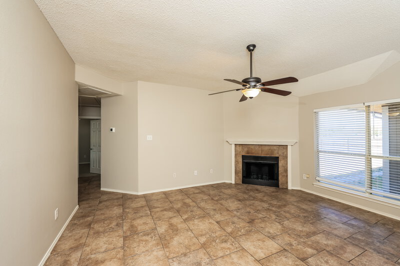 1,885/Mo, 1357 Meadow Creek Dr Lancaster, TX 75146 Living Room View 2
