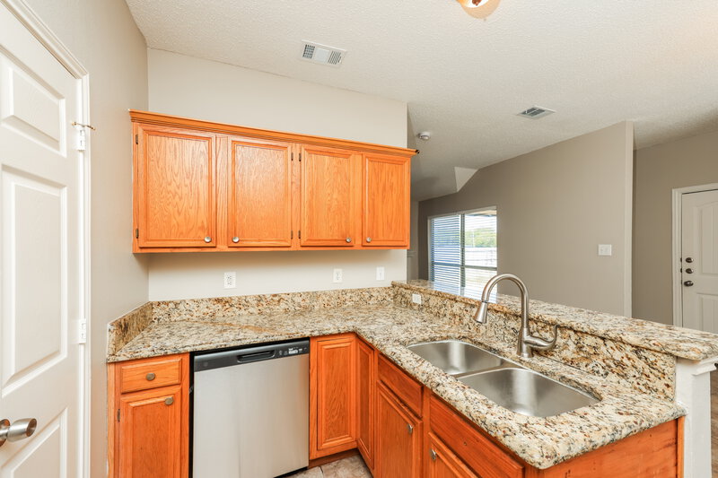 1,885/Mo, 1357 Meadow Creek Dr Lancaster, TX 75146 Kitchen View