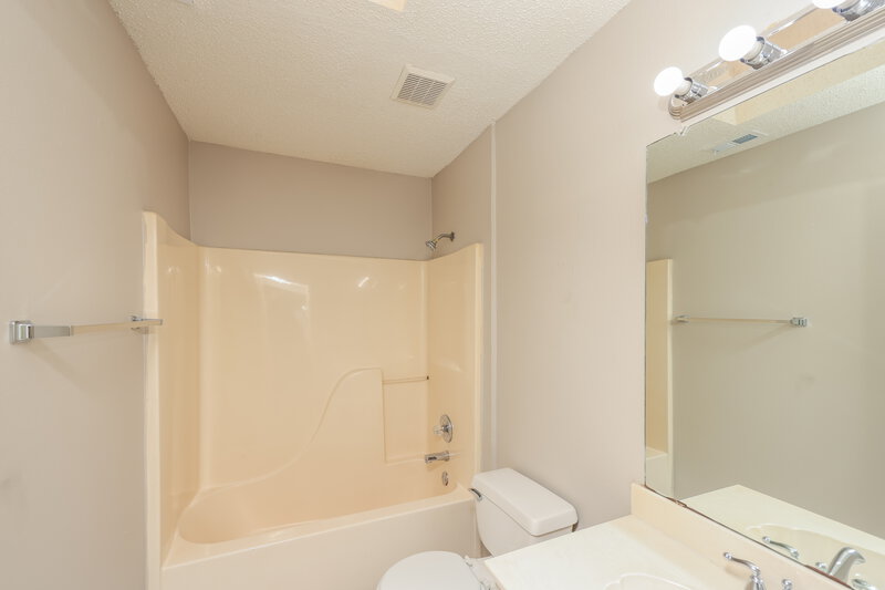 1,885/Mo, 1357 Meadow Creek Dr Lancaster, TX 75146 Main Bathroom View 2
