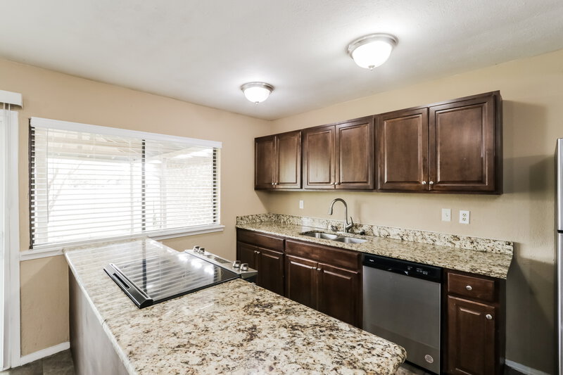 2,340/Mo, 3809 Hunters Trail Mesquite, TX 75150 Kitchen View