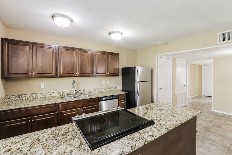 2,340/Mo, 3809 Hunters Trail Mesquite, TX 75150 Kitchen View 2