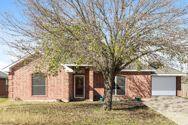 5,000/Mo, 1225 Brittany Way Seagoville, TX 75159 External View