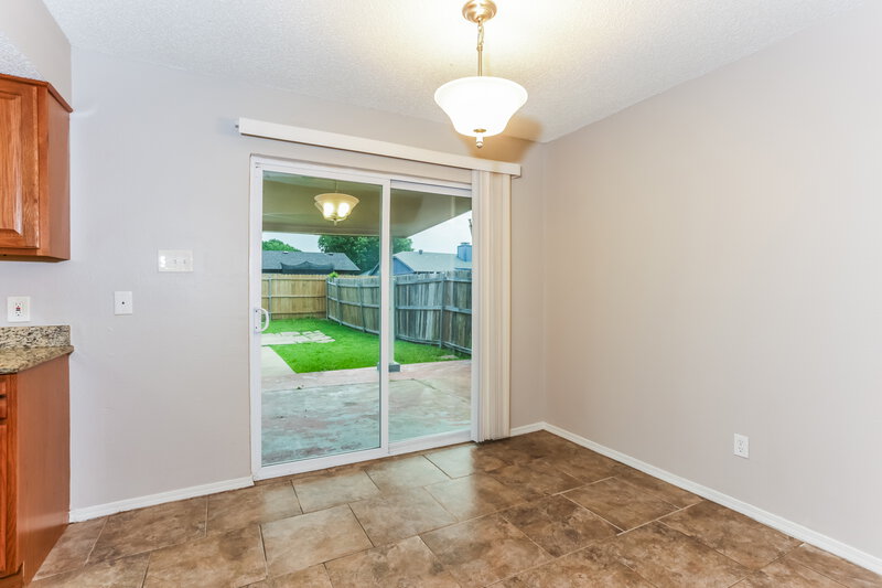 2,070/Mo, 230 Lemon Dr Arlington, TX 76018 Dining Room View