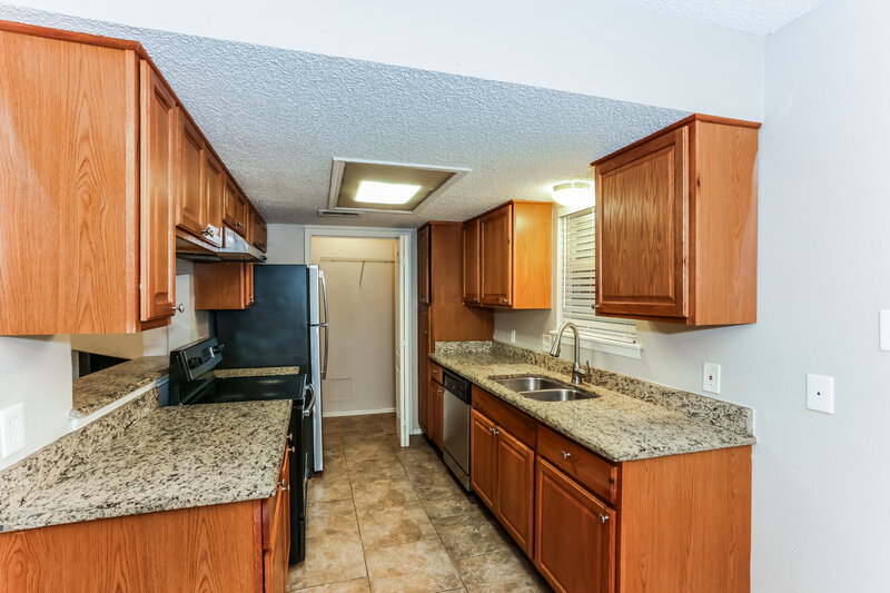 2,070/Mo, 230 Lemon Dr Arlington, TX 76018 Kitchen View