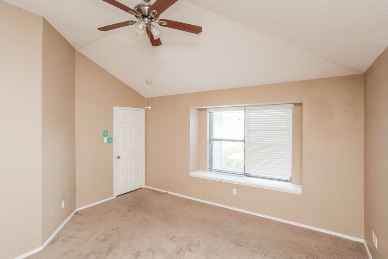 2,095/Mo, 5402 Boxelder Dr Arlington, TX 76018 Main Bedroom View 2