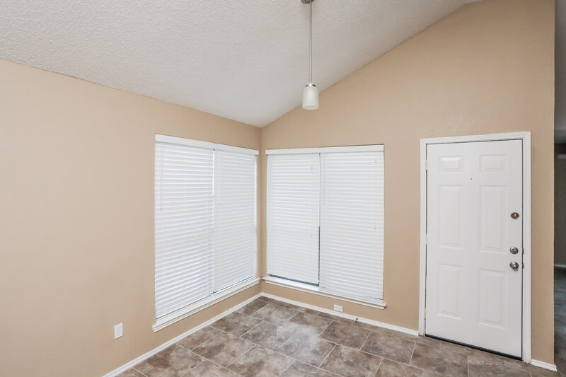 2,095/Mo, 5402 Boxelder Dr Arlington, TX 76018 Dining Room View