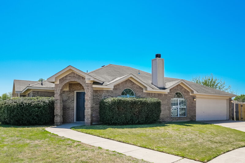 1,935/Mo, 1308 Dawnridge Ct Burleson, TX 76028 External View
