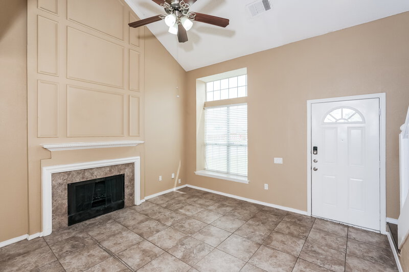1,925/Mo, 2500 Coldstream Dr Fort Worth, TX 76123 Living Room View 2