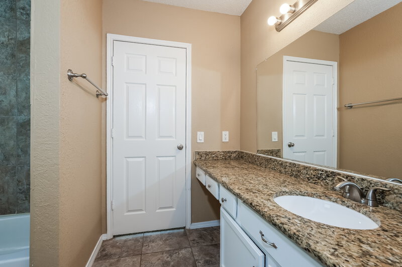 1,925/Mo, 2500 Coldstream Dr Fort Worth, TX 76123 Main Bathroom View