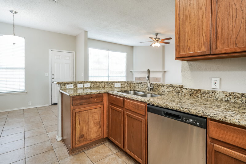 2,710/Mo, 3000 Vicksburg Ln Fort Worth, TX 76123 Kitchen View