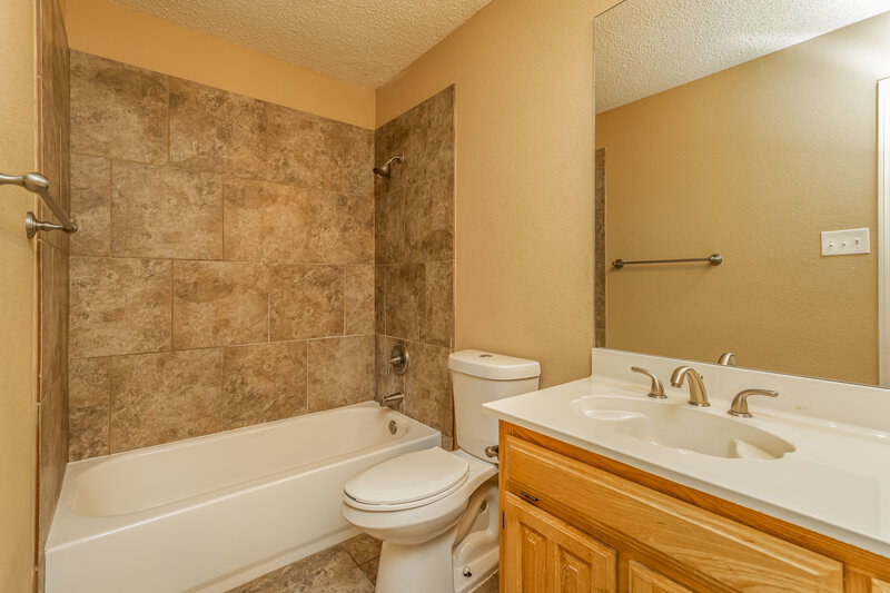 3,180/Mo, 4045 Brookway Dr Fort Worth, TX 76123 Bathroom View