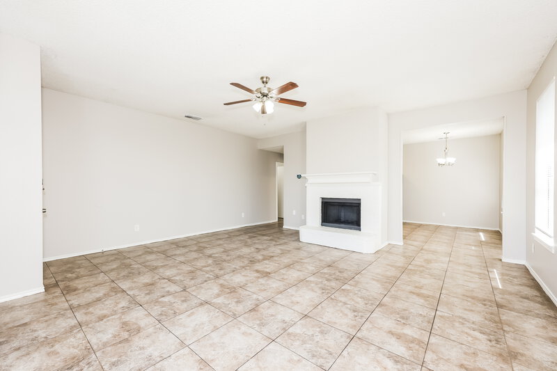 2,580/Mo, 6977 Avington Way Fort Worth, TX 76133 Living Room View 3