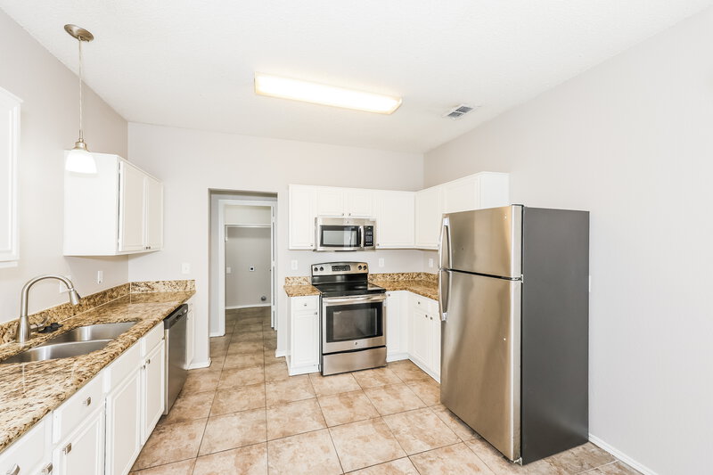 2,580/Mo, 6977 Avington Way Fort Worth, TX 76133 Kitchen View