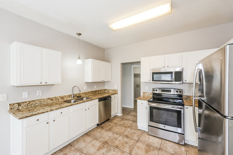 2,580/Mo, 6977 Avington Way Fort Worth, TX 76133 Kitchen View 2