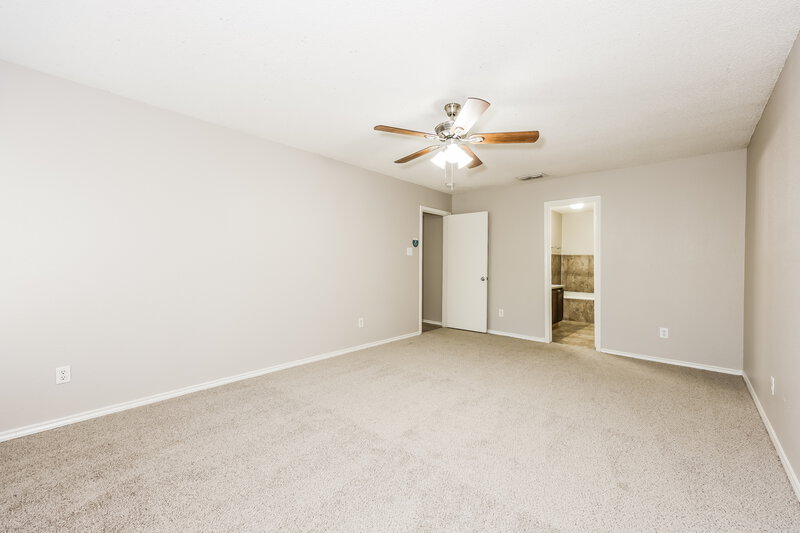 2,580/Mo, 6977 Avington Way Fort Worth, TX 76133 Main Bedroom View 2