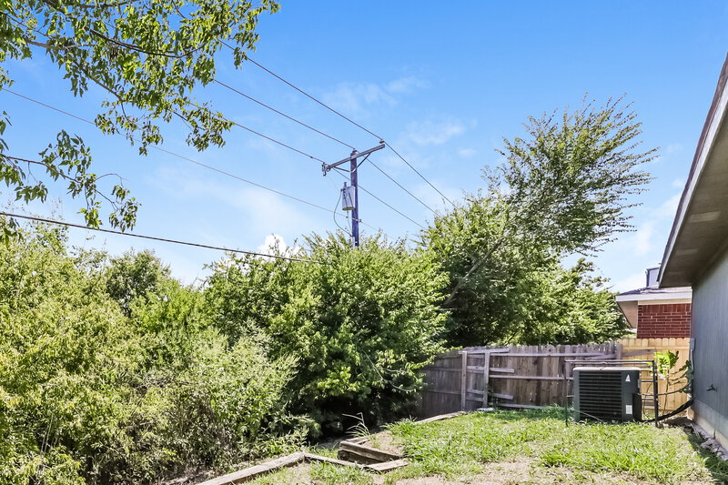 2,580/Mo, 6977 Avington Way Fort Worth, TX 76133 Rear View