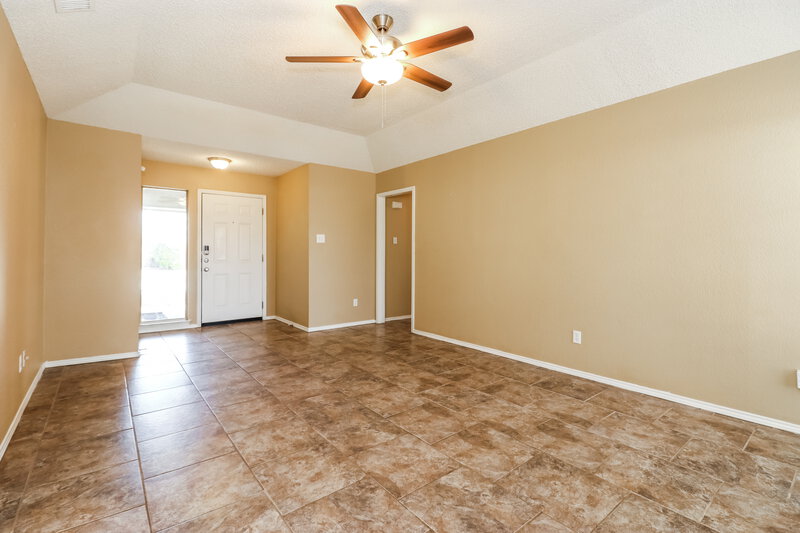 1,845/Mo, 4905 Dax Dr Fort Worth, TX 76135 Living Room View
