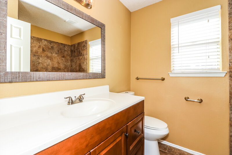 1,845/Mo, 4905 Dax Dr Fort Worth, TX 76135 Bathroom View