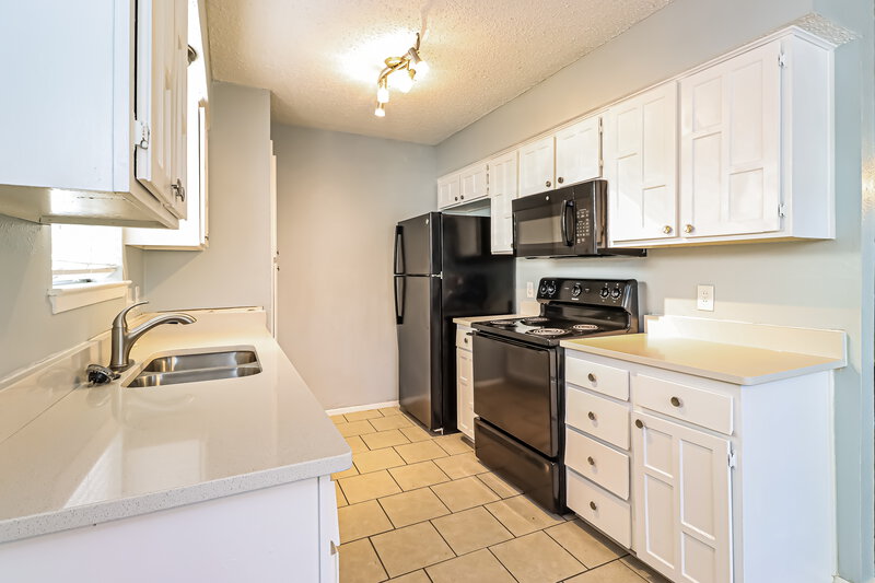 1,745/Mo, 2821 Lana Circle Fort Worth, TX 76140 Kitchen View 2
