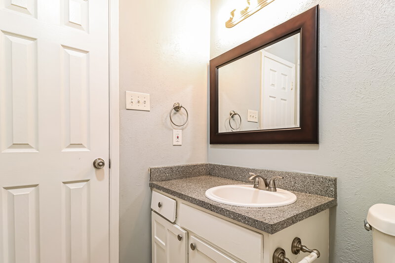 1,745/Mo, 2821 Lana Circle Fort Worth, TX 76140 Main Bathroom View
