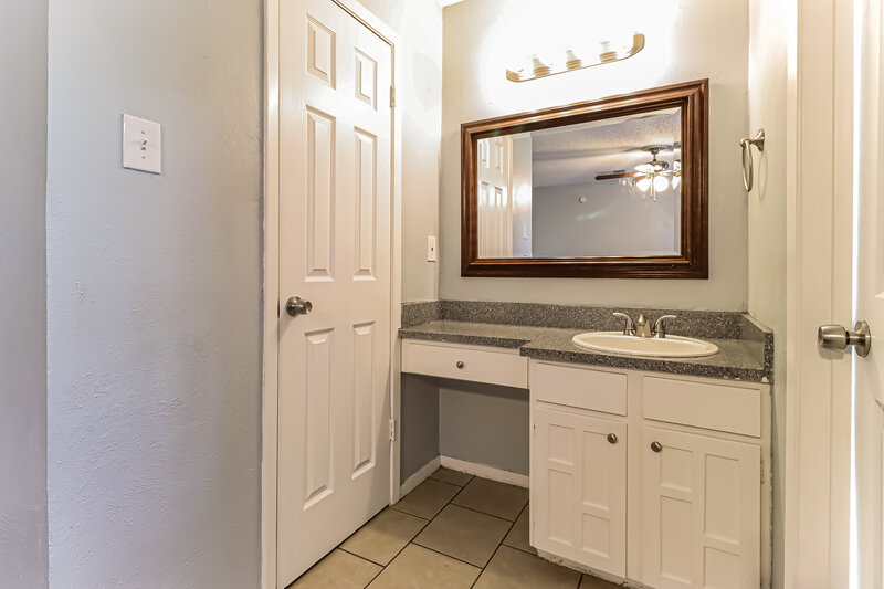 1,745/Mo, 2821 Lana Circle Fort Worth, TX 76140 Bathroom View
