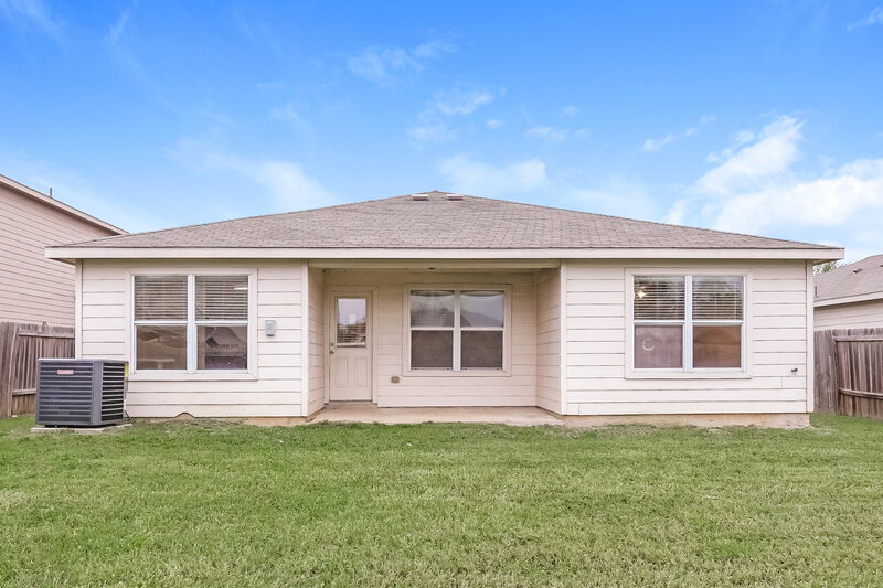 1,990/Mo, 637 Lazy Crest Dr Fort Worth, TX 76140 Rear View