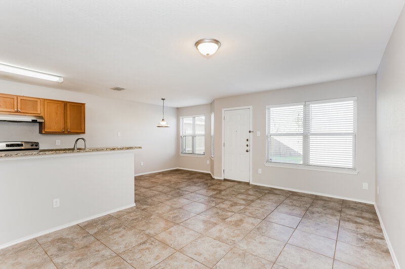 1,710/Mo, 10616 Many Oaks Dr Fort Worth, TX 76140 Living Room View