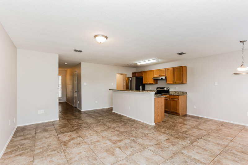 1,710/Mo, 10616 Many Oaks Dr Fort Worth, TX 76140 Living Room View 2