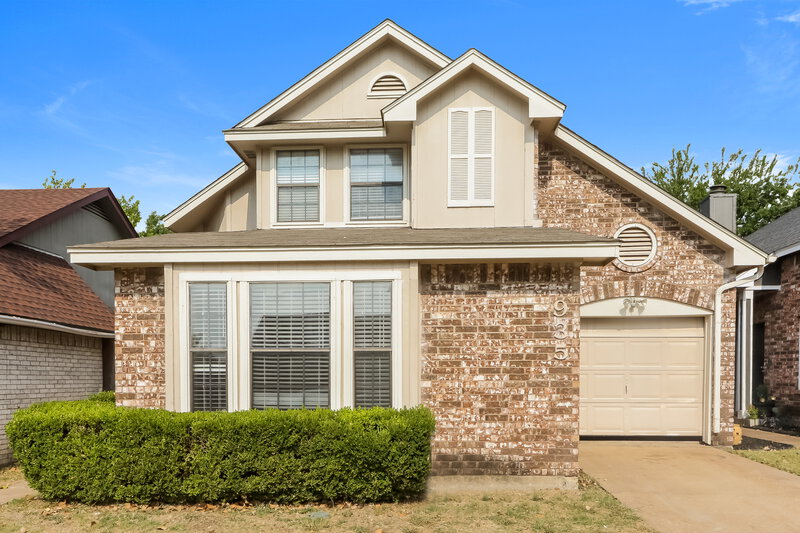 2,100/Mo, 935 Gaynor Ave Duncanville, TX 75137 External View