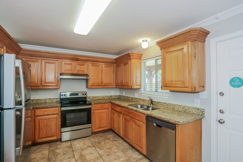 2,030/Mo, 5347 El Torro St Dallas, TX 75236 Kitchen View 2