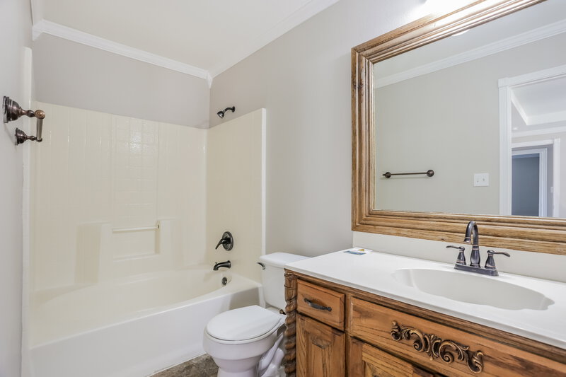 2,030/Mo, 5347 El Torro St Dallas, TX 75236 Main Bathroom View