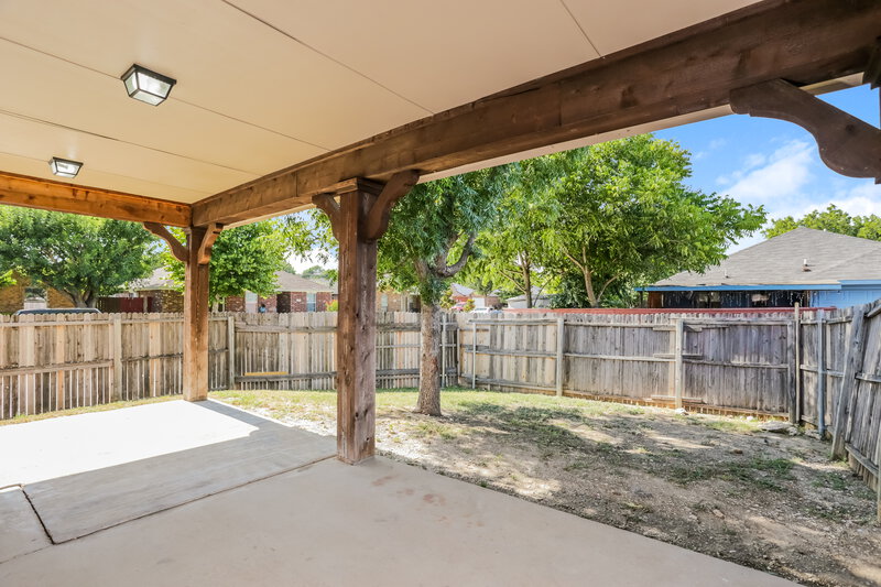 2,030/Mo, 5347 El Torro St Dallas, TX 75236 Patio View
