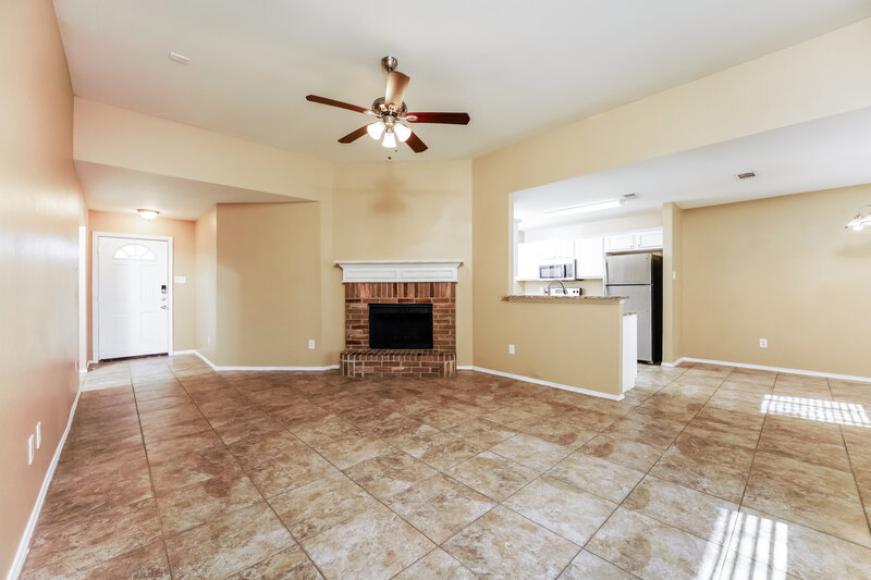 2,110/Mo, 9728 Calle del Oro Ln Dallas, TX 75217 Living Room View