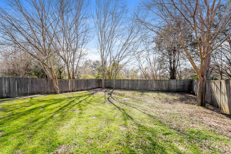 2,110/Mo, 9728 Calle del Oro Ln Dallas, TX 75217 Rear View 2