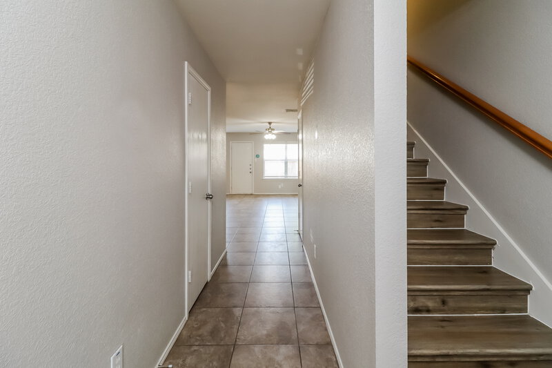 1,815/Mo, 10628 Wild Oak Dr Fort Worth, TX 76140 Foyer View