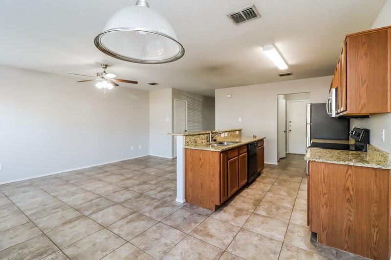1,815/Mo, 10628 Wild Oak Dr Fort Worth, TX 76140 Dining Room View