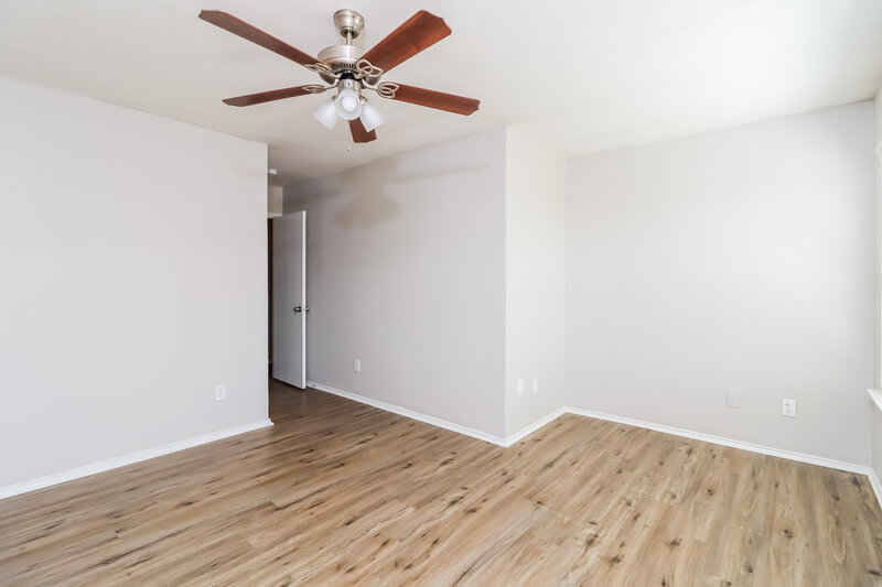 1,815/Mo, 10628 Wild Oak Dr Fort Worth, TX 76140 Main Bedroom View 2