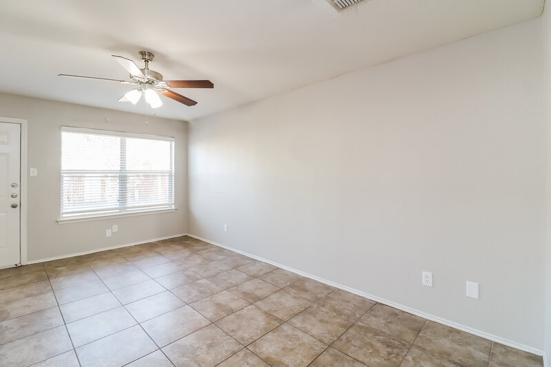 1,815/Mo, 10628 Wild Oak Dr Fort Worth, TX 76140 Main Bedroom View 3