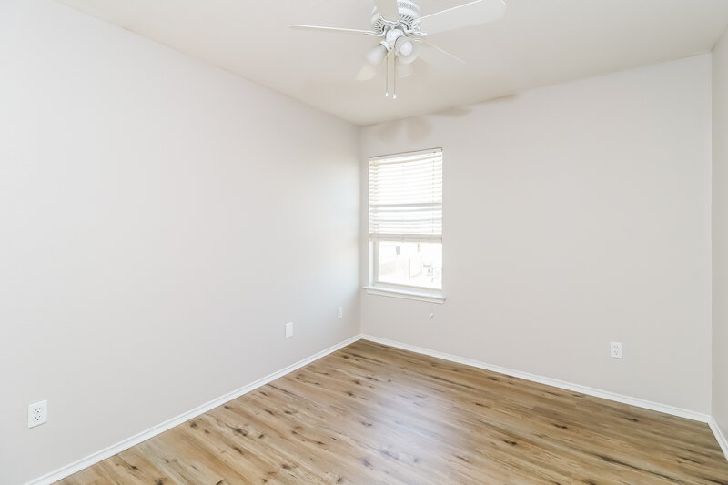 1,815/Mo, 10628 Wild Oak Dr Fort Worth, TX 76140 Bedroom View 2